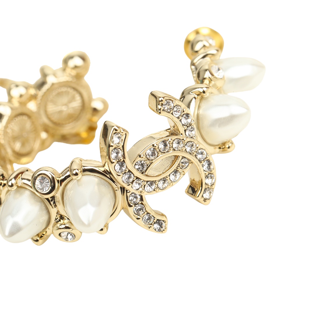 CCE563 Chanel Stud earrings with curved rivets - ccjewelryacc