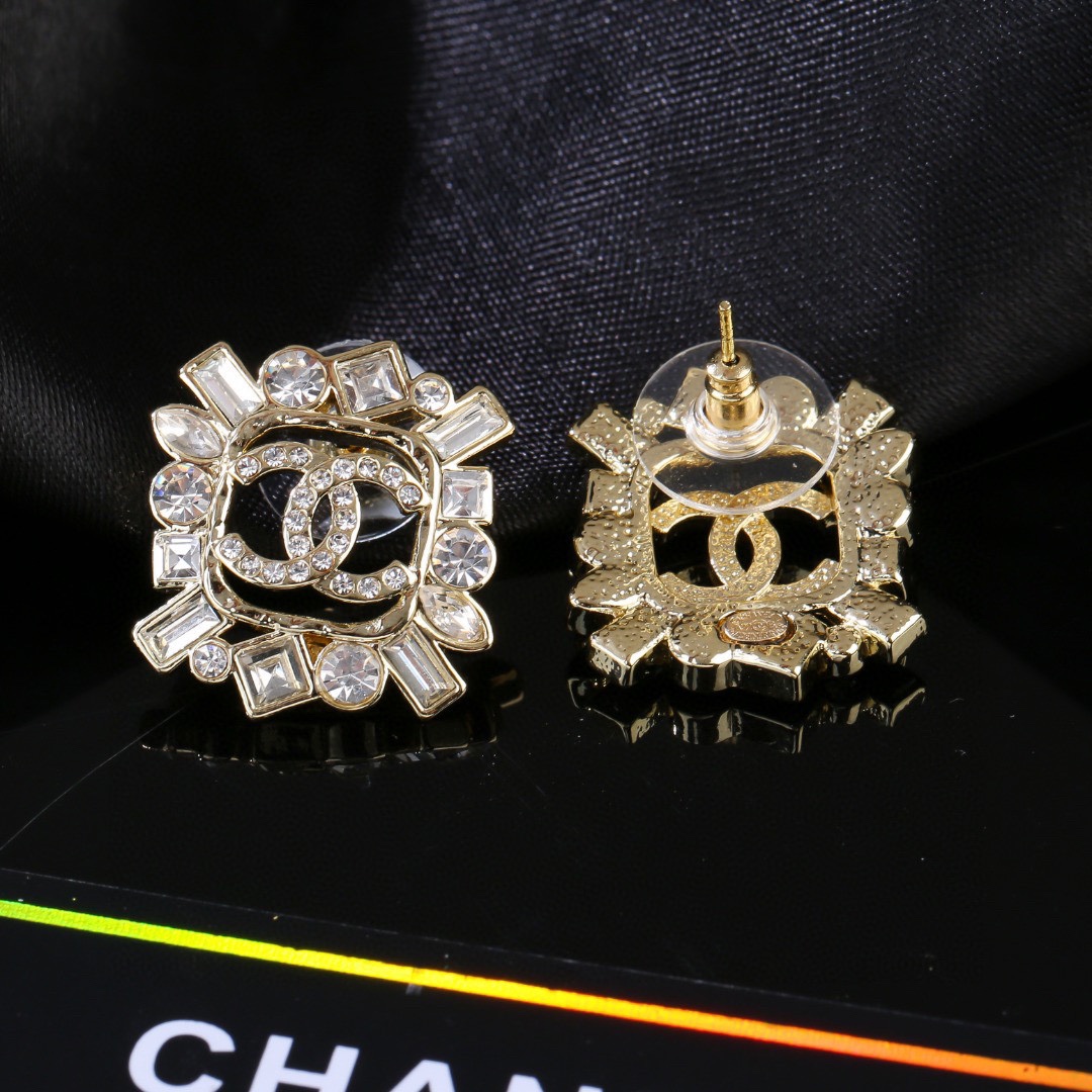 CCE187 Chanel 23c Baroco style crystal stud earring - ccjewelryacc