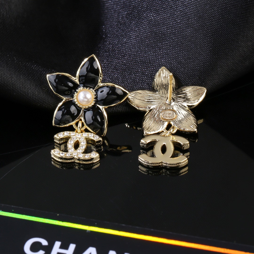 CCE028 Chanel enamel black sun flower earring - ccjewelryacc