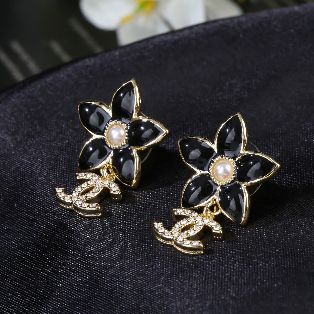CCE028 Chanel enamel black sun flower earring - ccjewelryacc