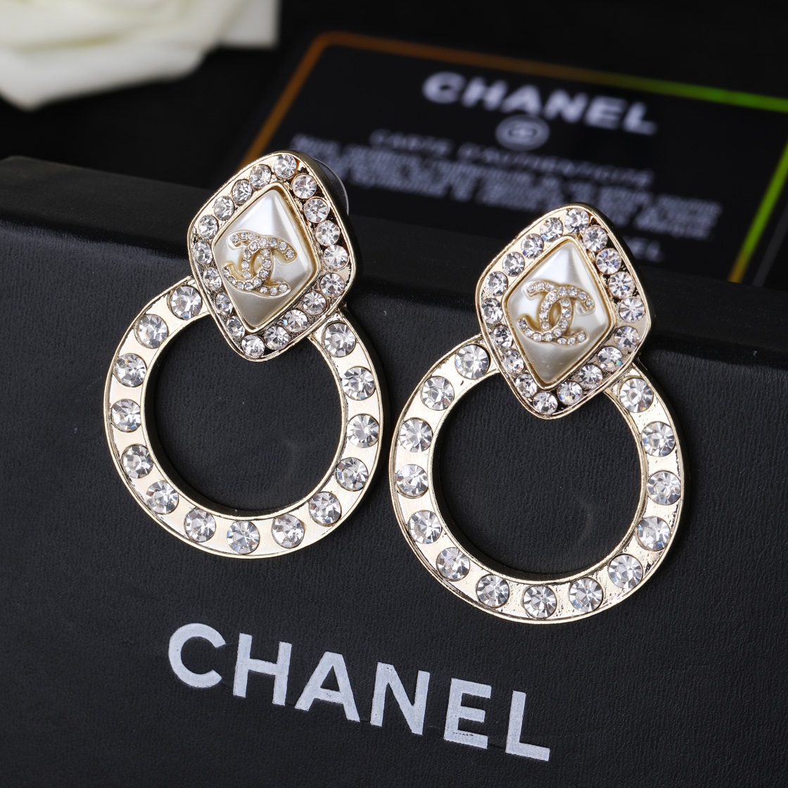 CCE097 Chanel crystal rhombus stud earrings - ccjewelryacc