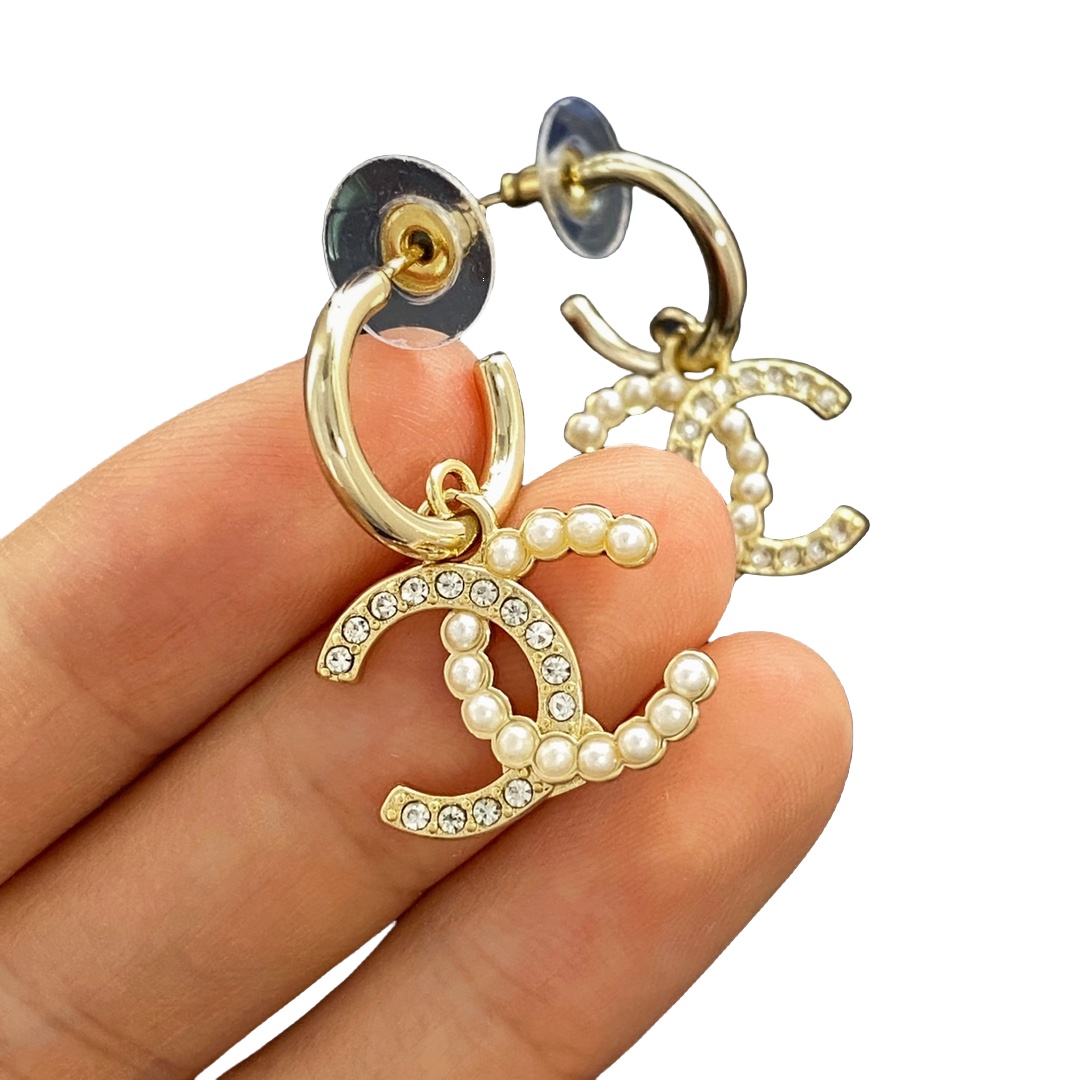 CCE554 Chanel 24s pearl and crystal cc logo stud earrings - ccjewelryacc