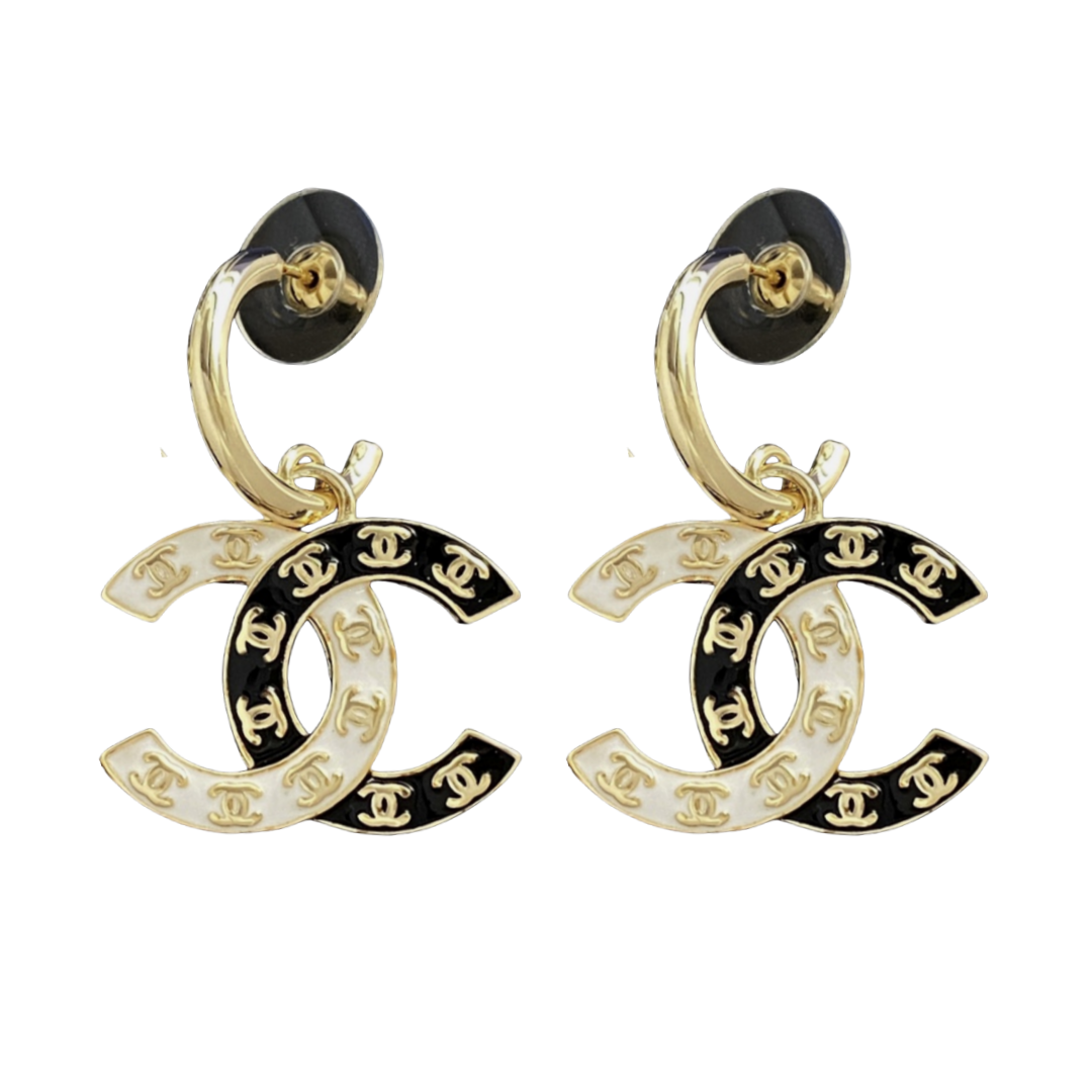 CCE504 Chanel black and white enamel CC logo earring - ccfashionjewelry