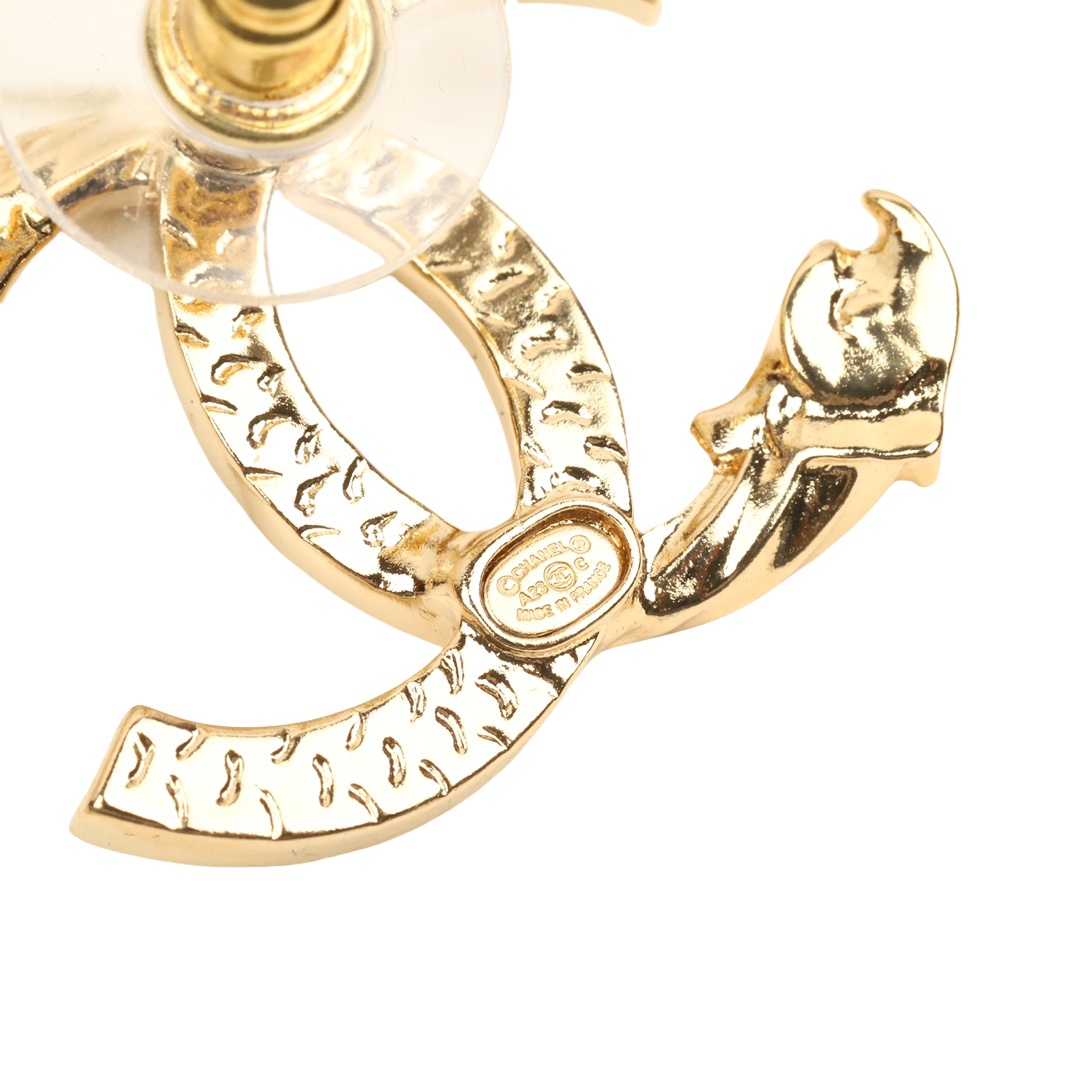 CCE826 Chanel dragon design cc logo stud earring with Swarovski crystal - ccjewelryacc