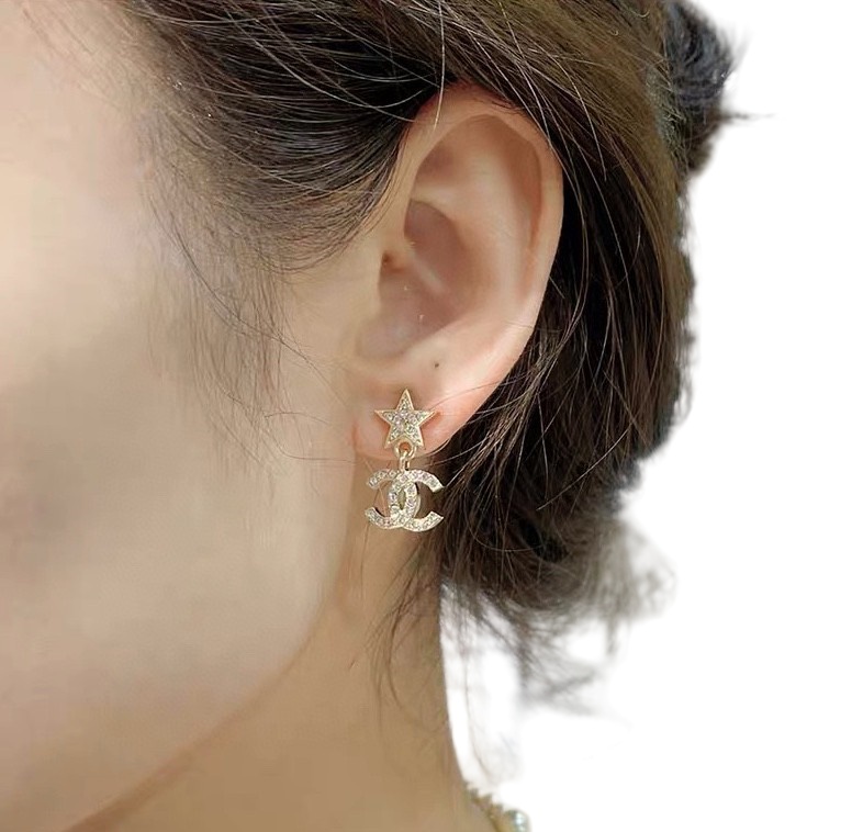 CCE075 Chanel full crystal Star and CC logo drop earring - ccjewelryacc