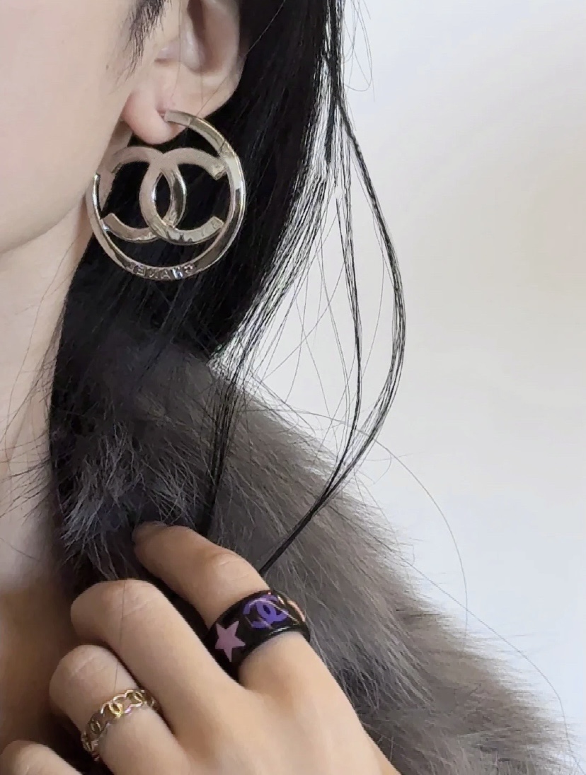 CCE071 Chanel 25 metal hollow cc logo hoop earrings - ccjewelryacc