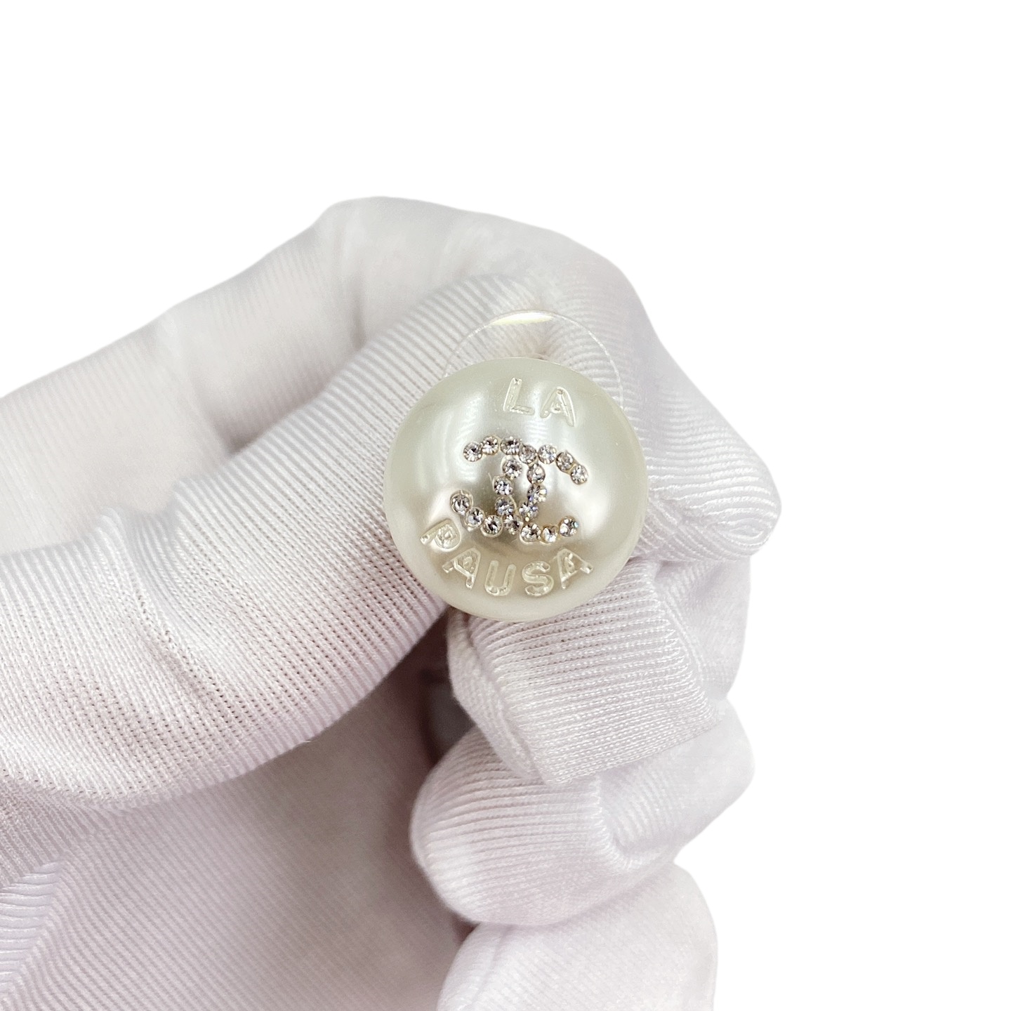 CCE810 Round Pearl with crystal CC Logo stud earrings - ccjewelryacc