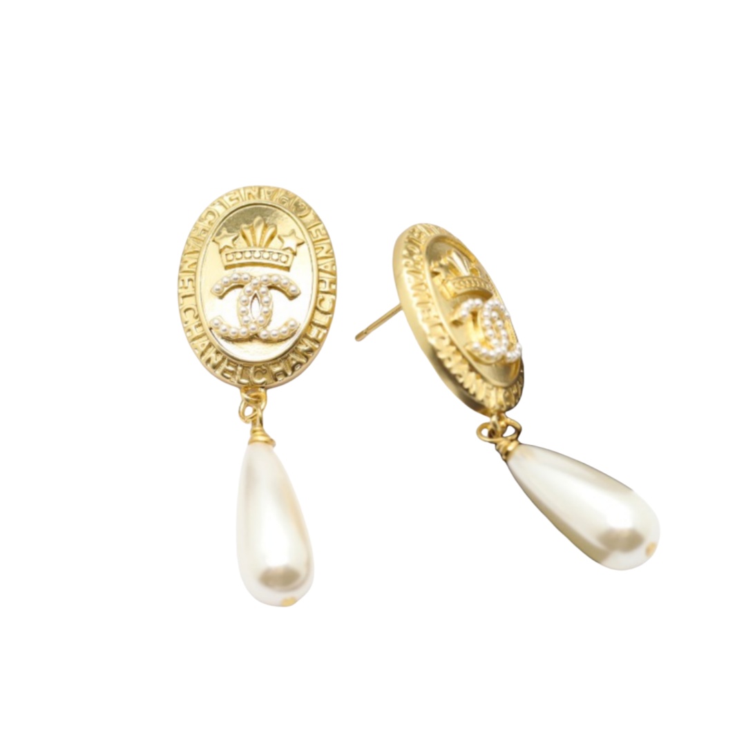 CCE374 Chanel Vintage crown and pearl drop earrings - ccfashionjewelry