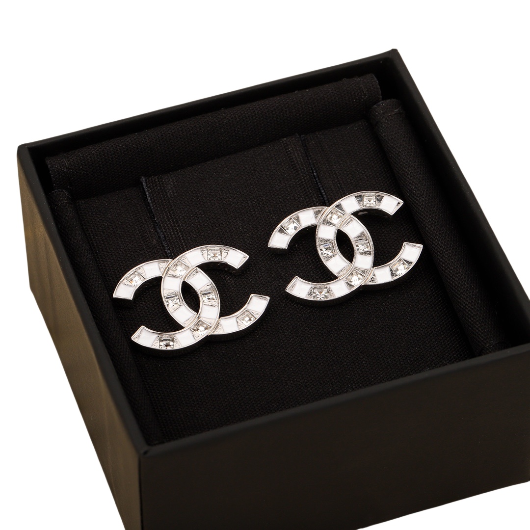 CCE076 Chanel  black and white square crystal cc logo stud earrings - ccjewelryacc