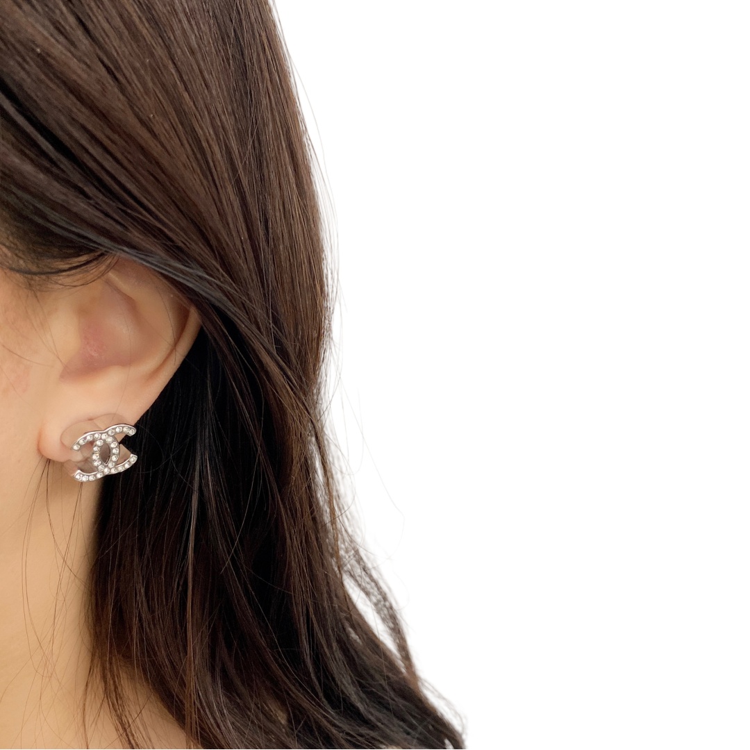CCE066 Chanel white gold full crystal cc stud earrings - ccjewelryacc