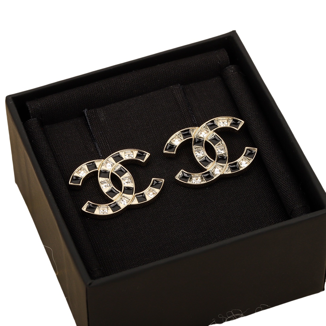CCE076 Chanel  black and white square crystal cc logo stud earrings - ccjewelryacc
