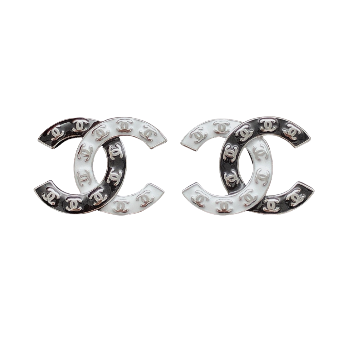 CCE504 Chanel black and white enamel CC logo earring - ccjewelryacc
