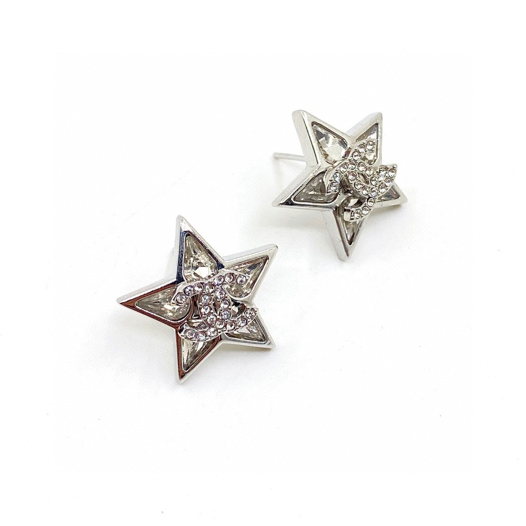 CCE108 Chanel silver crystal star earrings - ccjewelryacc