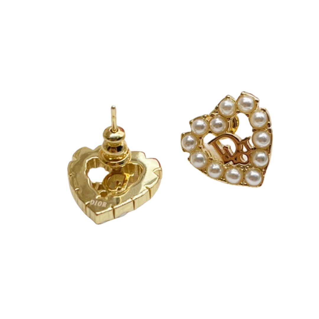 CDE126 Metal pearl CD heart stud earrings - ccjewelryacc