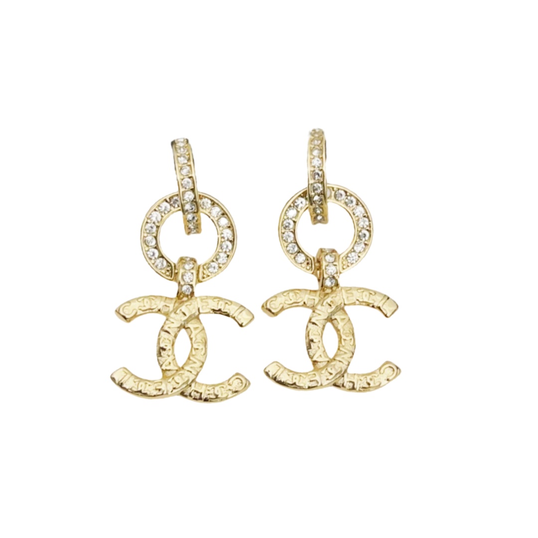 CCE081 Metal crystal embossment CC logo earring - ccjewelryacc