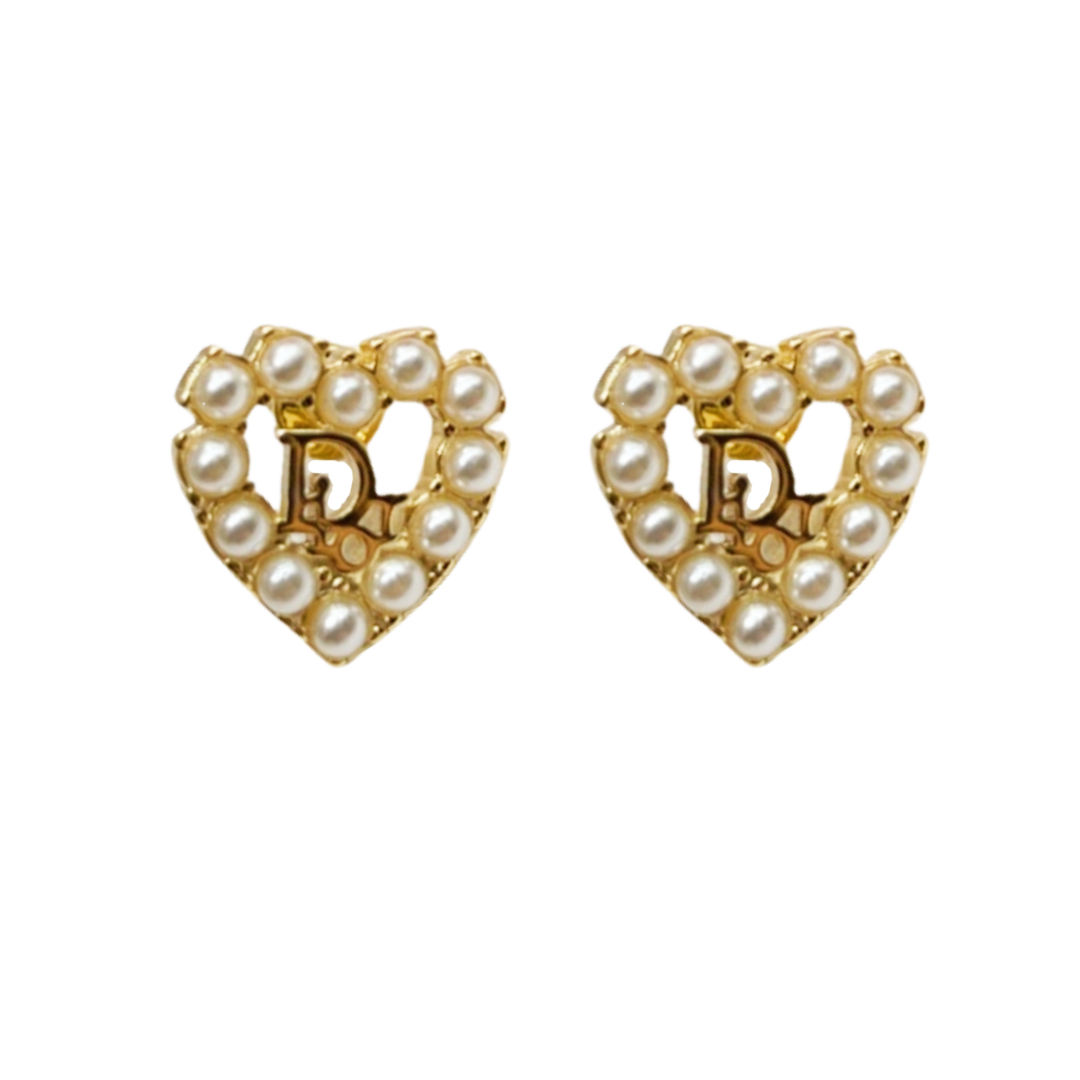 CDE126 Metal pearl CD heart stud earrings - ccjewelryacc