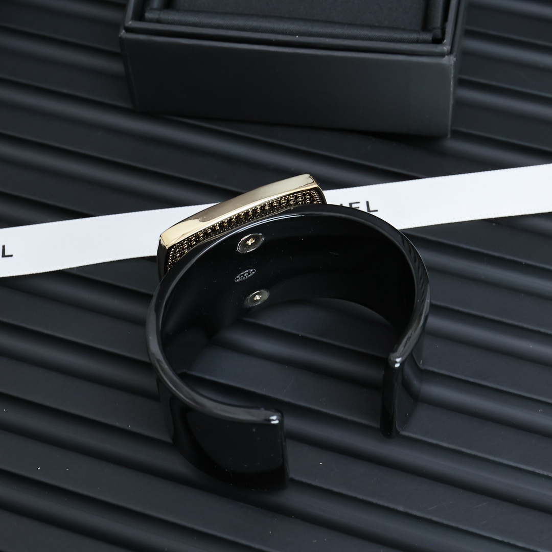 CCS046 Chanel 23S acrylic eyeshadow compact cuff bracelet - ccjewelryacc