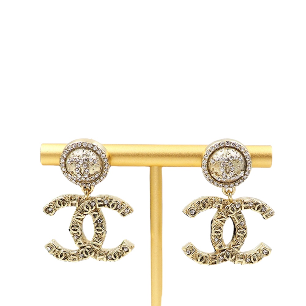 CCE084 Chanel embossment cc logo stud earrings with crystal - ccjewelryacc