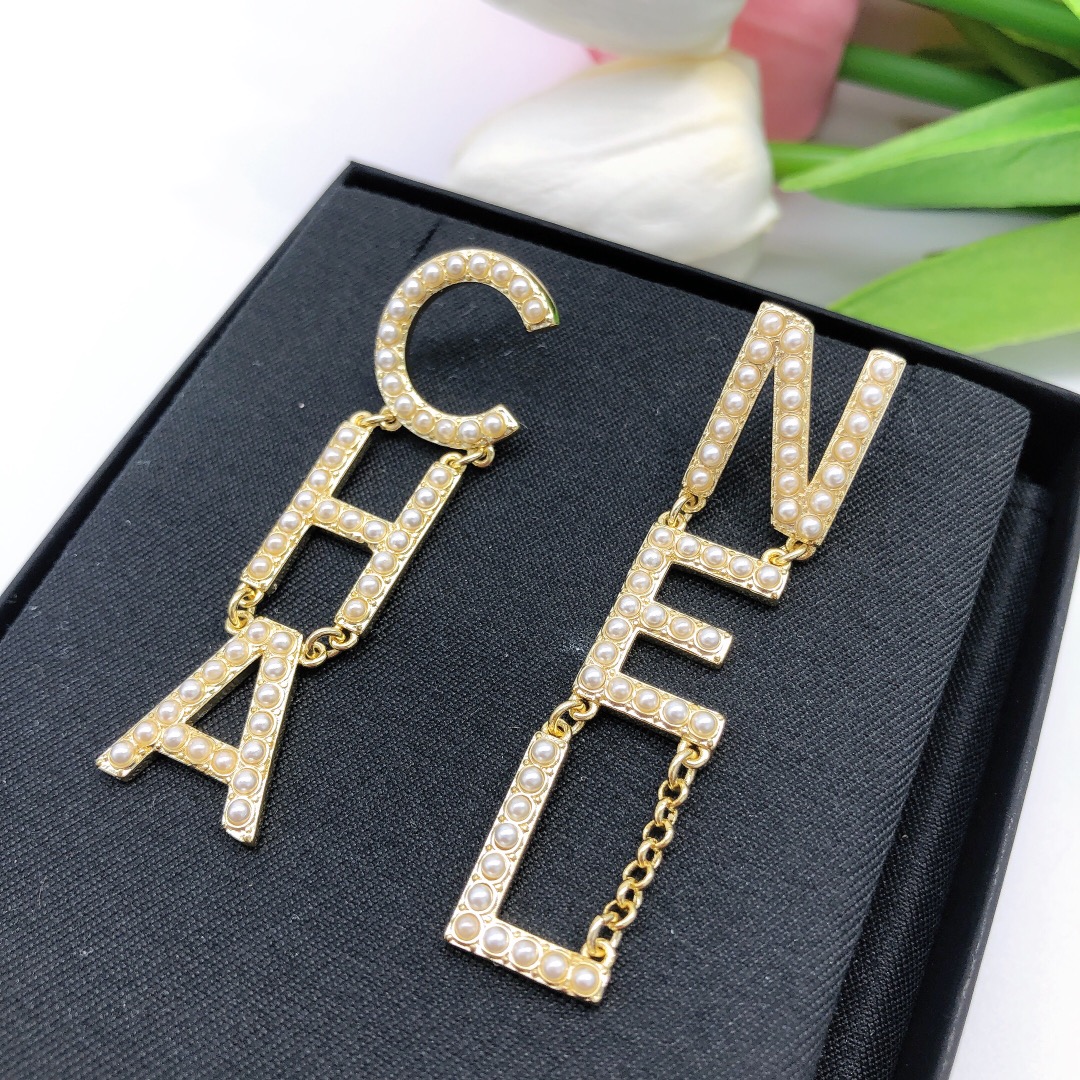 CCE808 Large Full pearls/crystal chanel letter earrings - ccjewelryacc