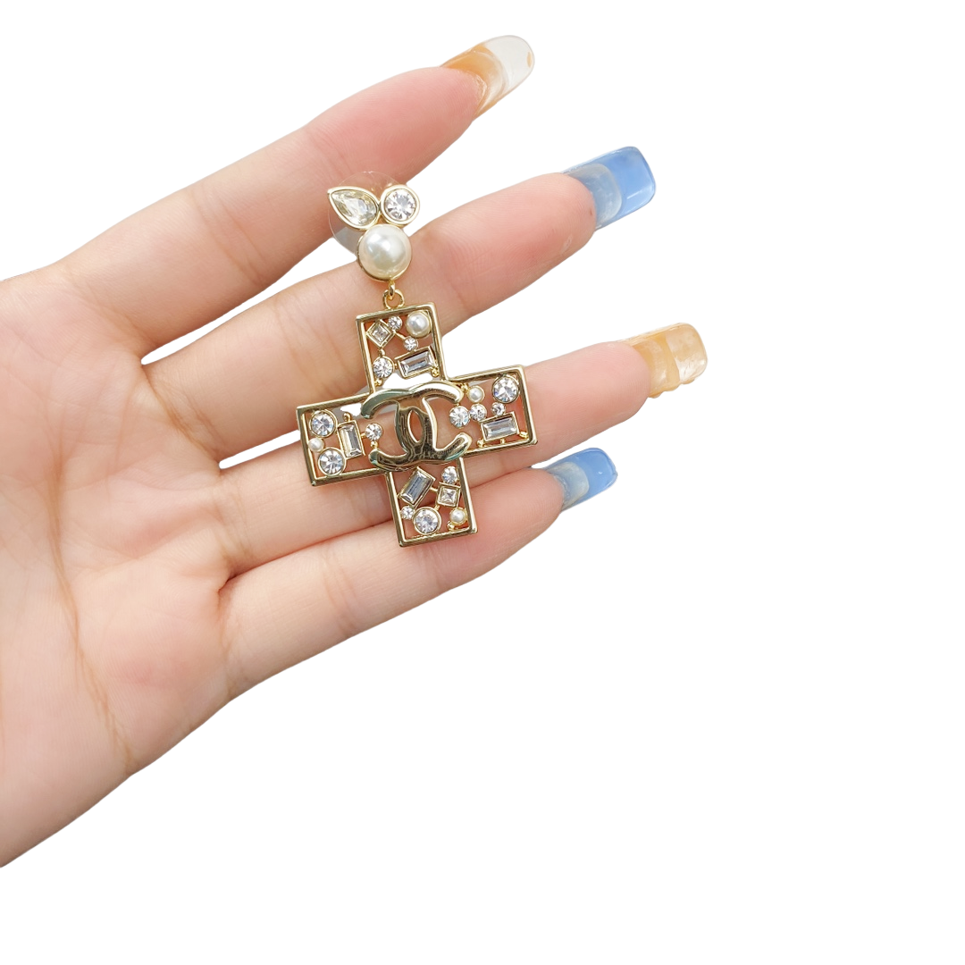 CCE112 Special-shaped crystal cc logo earring - ccjewelryacc