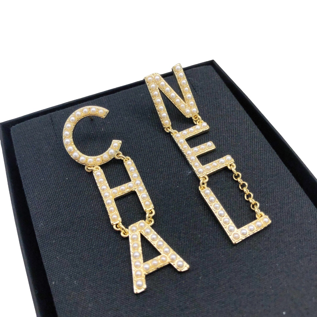 CCE808 Large Full pearls/crystal chanel letter earrings - ccjewelryacc