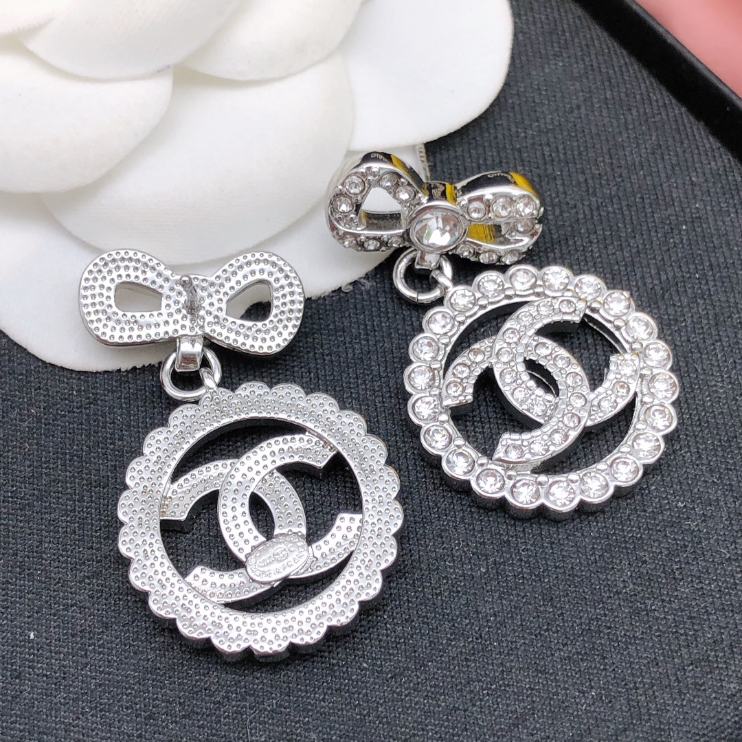CCE806 Silver bowknot stud with Round CC logo drop earrings - ccjewelryacc