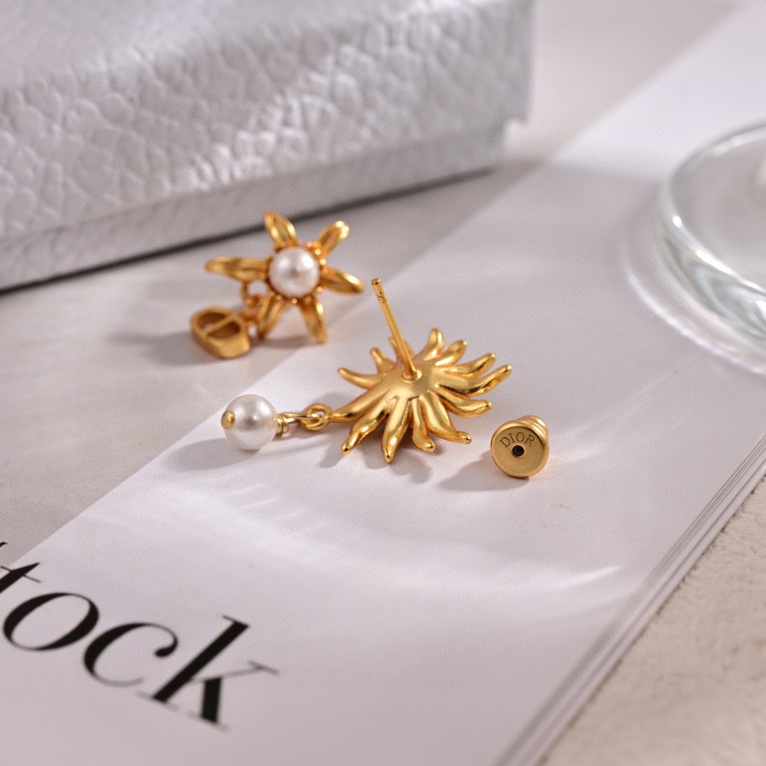 CDE007 Dior pearl and sun flower Tribales earrings for women - ccjewelryacc