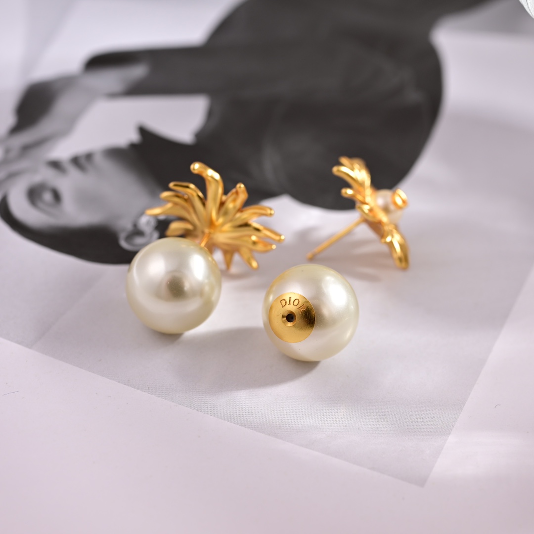 CDE007 Dior pearl and sun flower Tribales earrings for women - ccjewelryacc