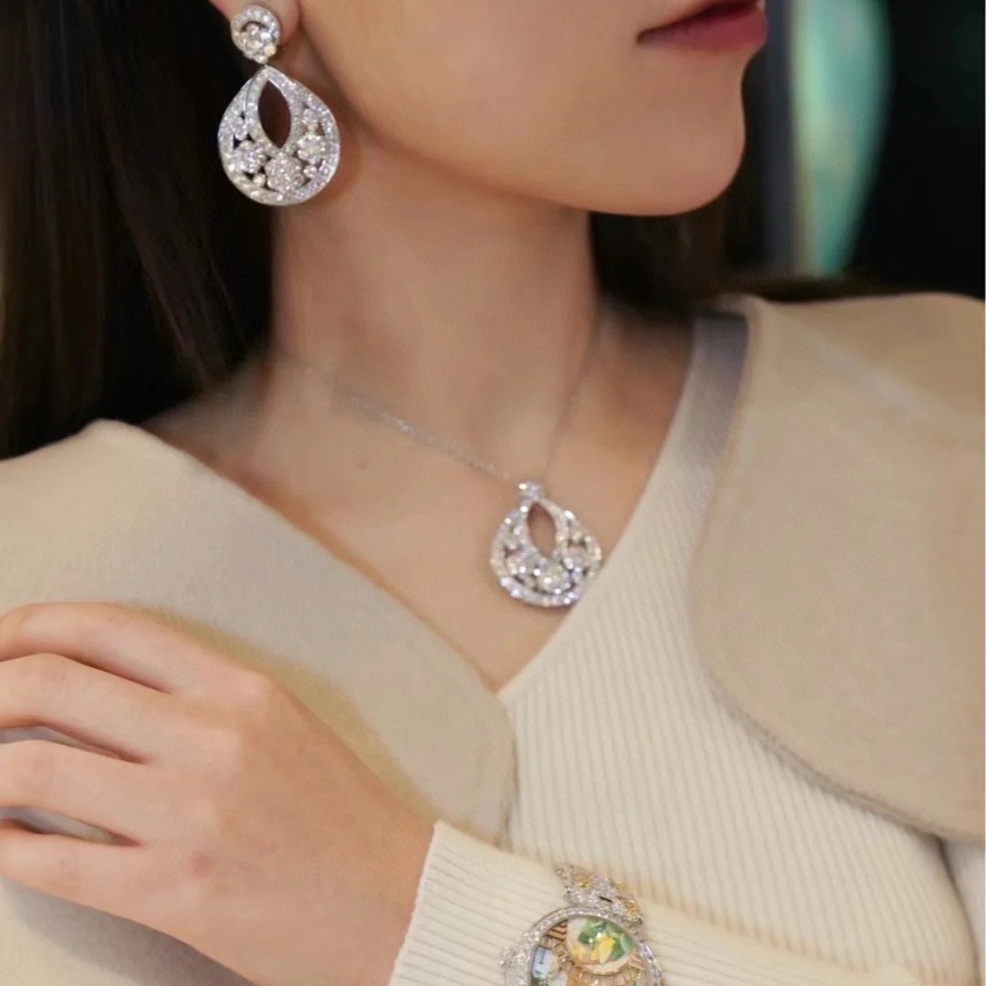 VCES008 18k white gold VCA Snowflake earring clip and snowflake pendant necklace - ccjewelryacc