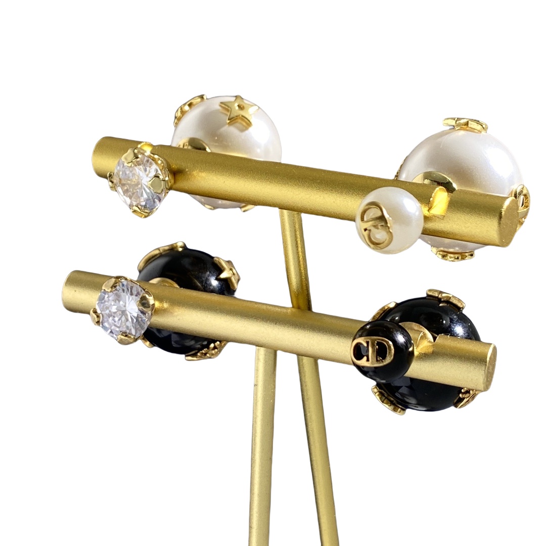 CDE248 CD pearl clover and bee Tribales earrings - ccjewelryacc