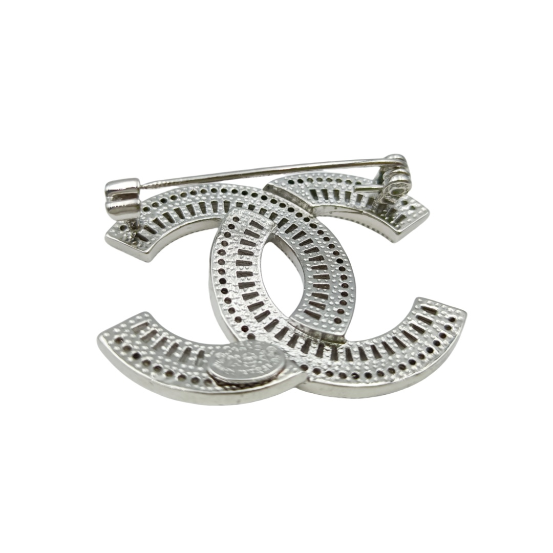 BCB486 Metal silver sparkling crystal diamond cc logo brooch pin - ccjewelryacc