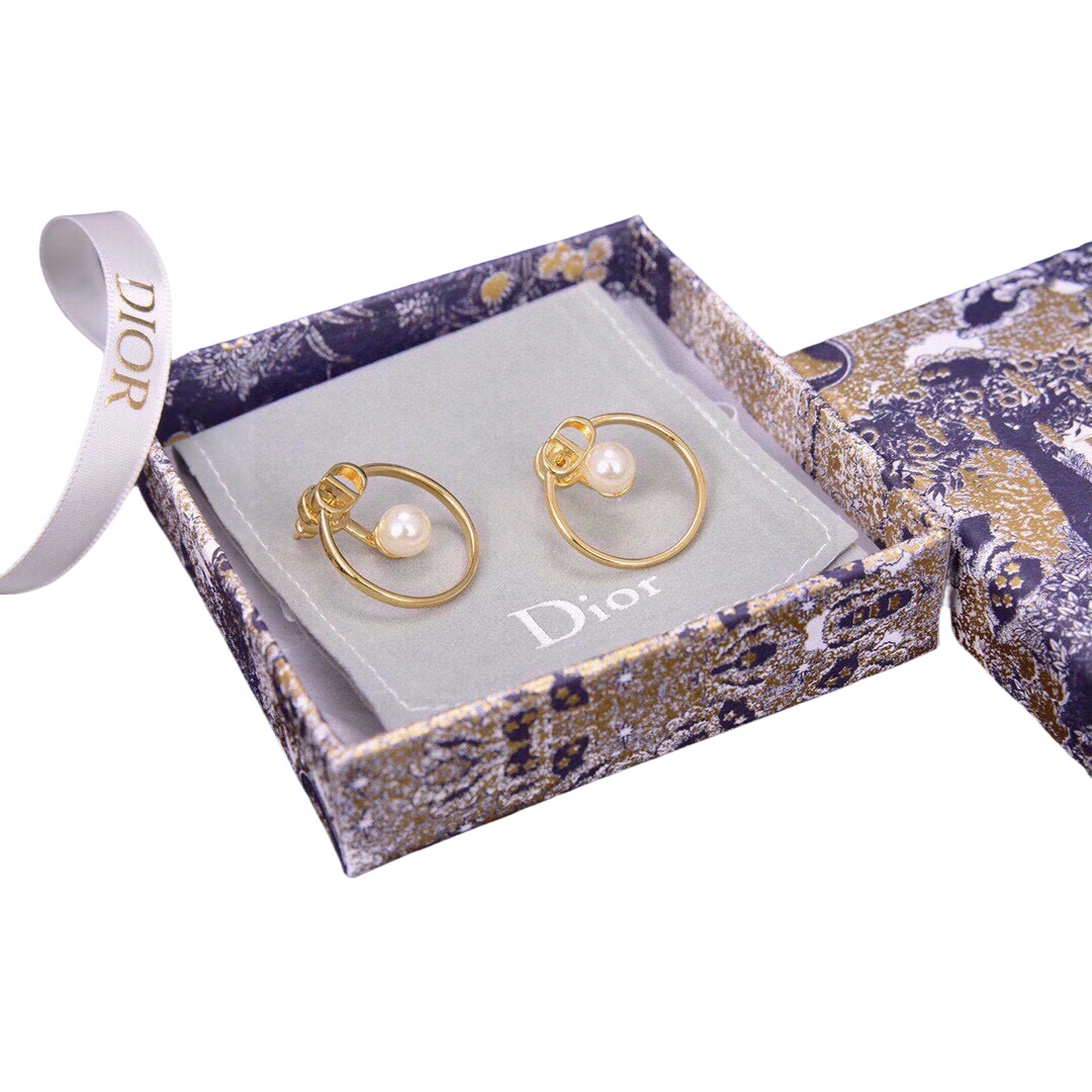 CDE068 Metal and pearl round CD stud earrings - ccjewelryacc