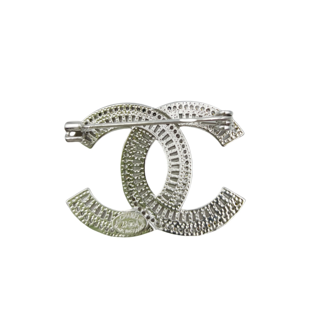 BCB486 Metal silver sparkling crystal diamond cc logo brooch pin - ccjewelryacc