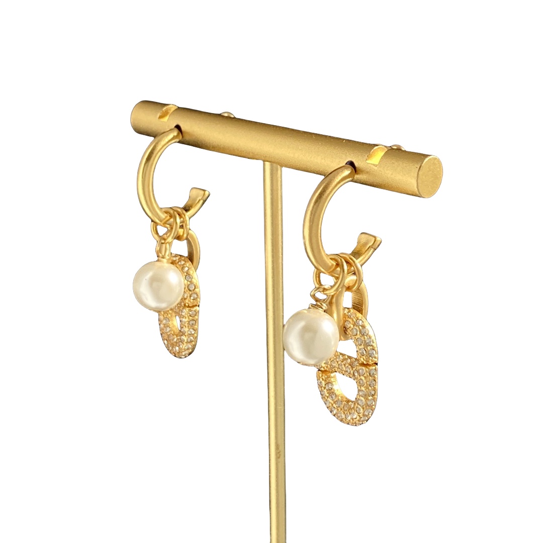 CDE257 CD pearl Hook drop earrings in metal and crystal - ccjewelryacc