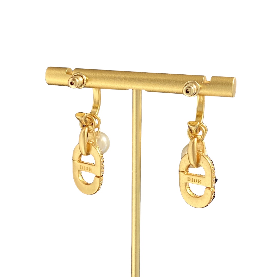 CDE257 CD pearl Hook drop earrings in metal and crystal - ccjewelryacc