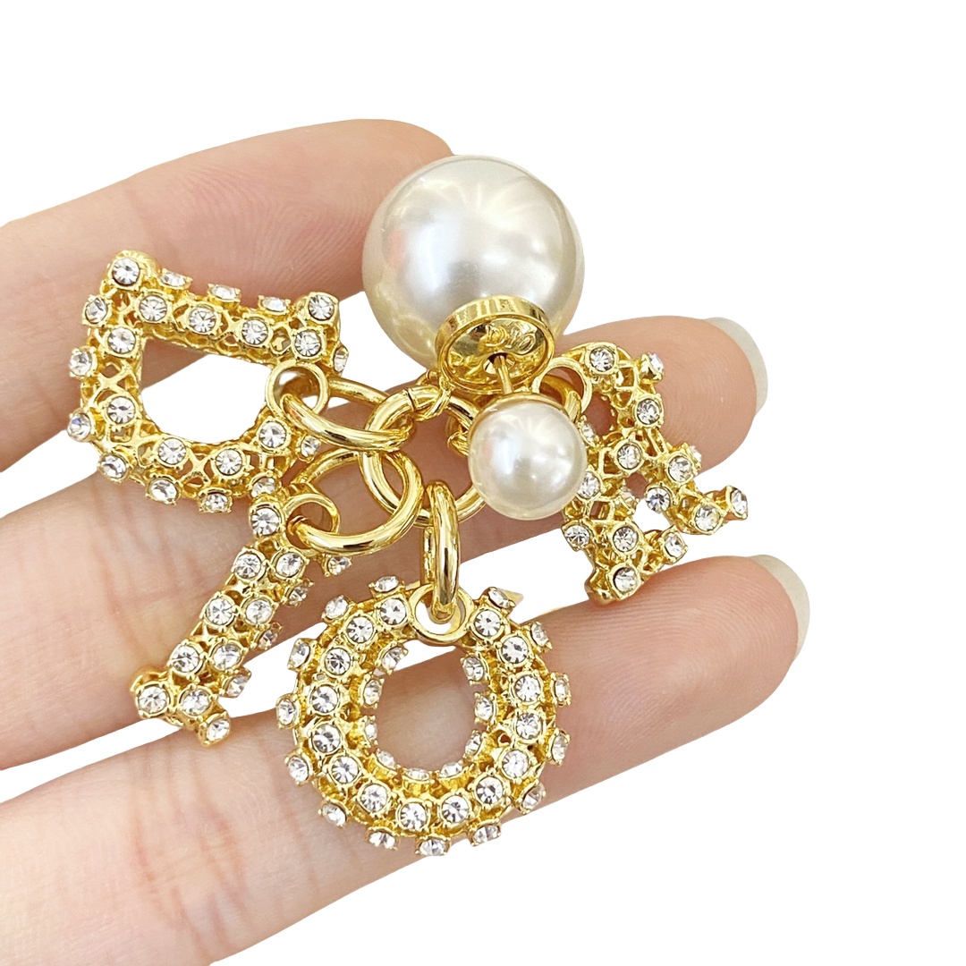 CDE198 DIOR letter charms Tribales earrings in metal gold finish and crystal pearl - ccjewelryacc