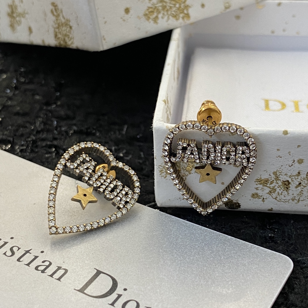 CDE117 Jadior Heart star stud earrings in metal and crystal - ccjewelryacc
