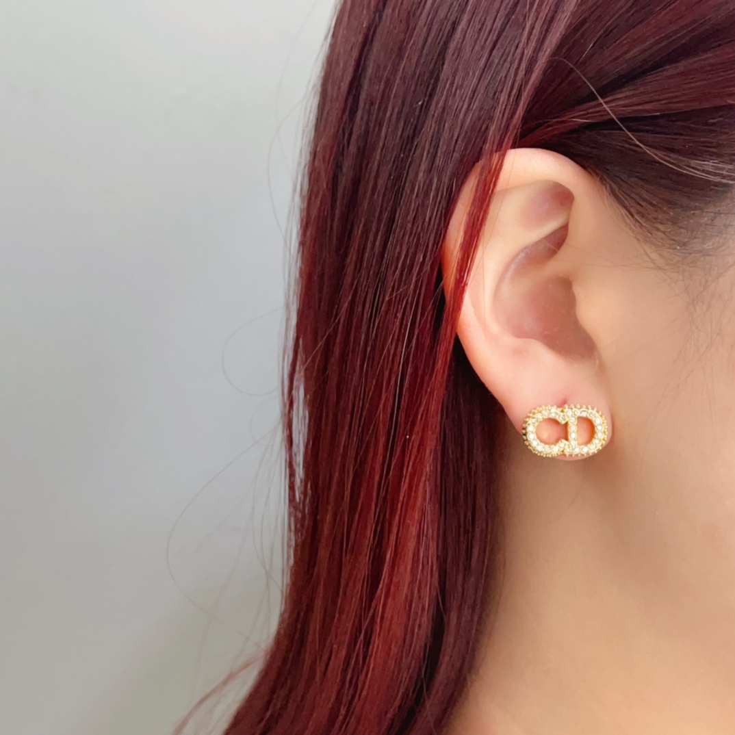 CDE188 Full crystal CD stud earrings - ccjewelryacc