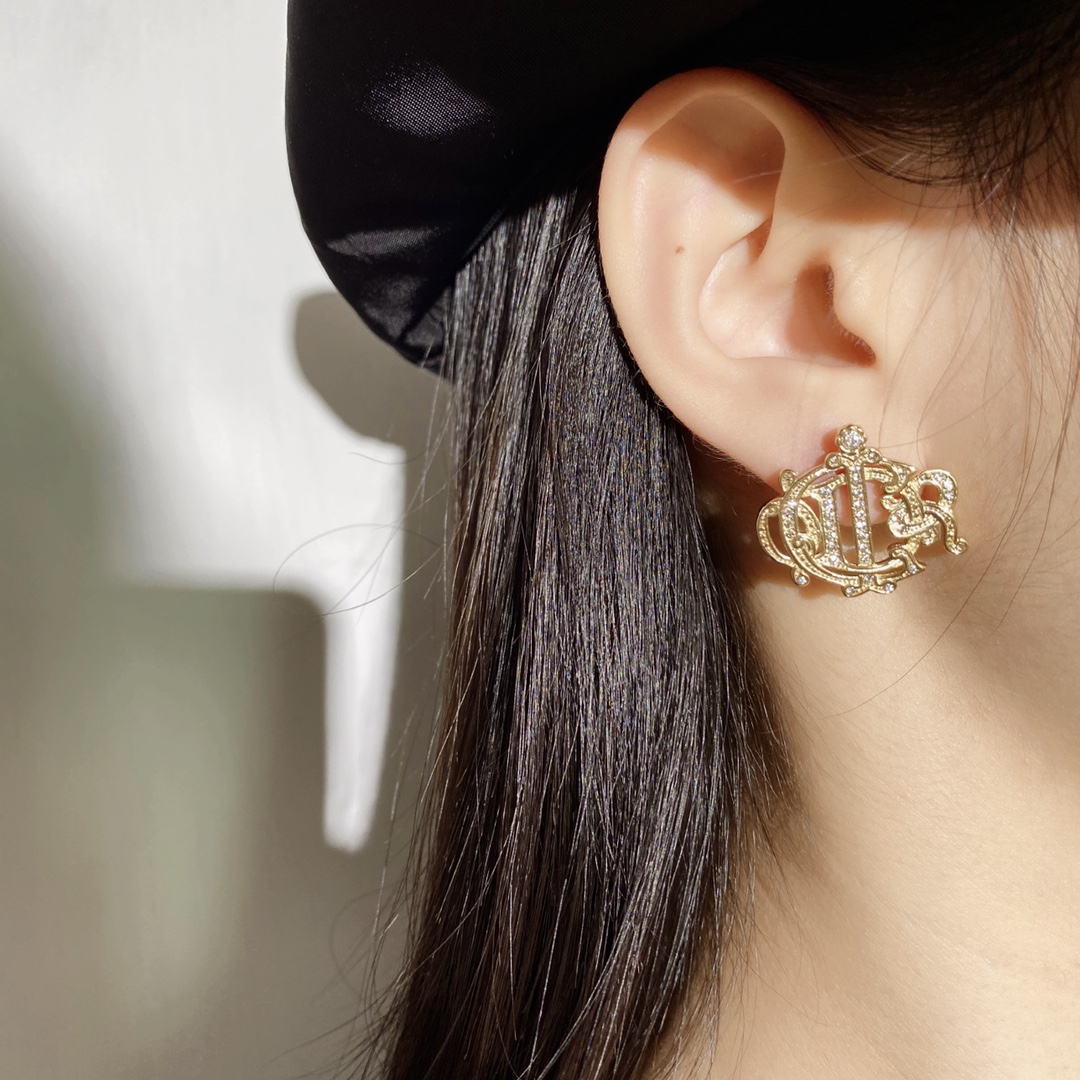 CDE136 Crystal dior letter stud earrings - ccjewelryacc