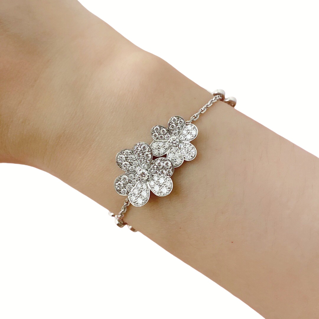 VCSV010 18k white gold  diamond Frivole bracelet, 5 flowers - ccjewelryacc