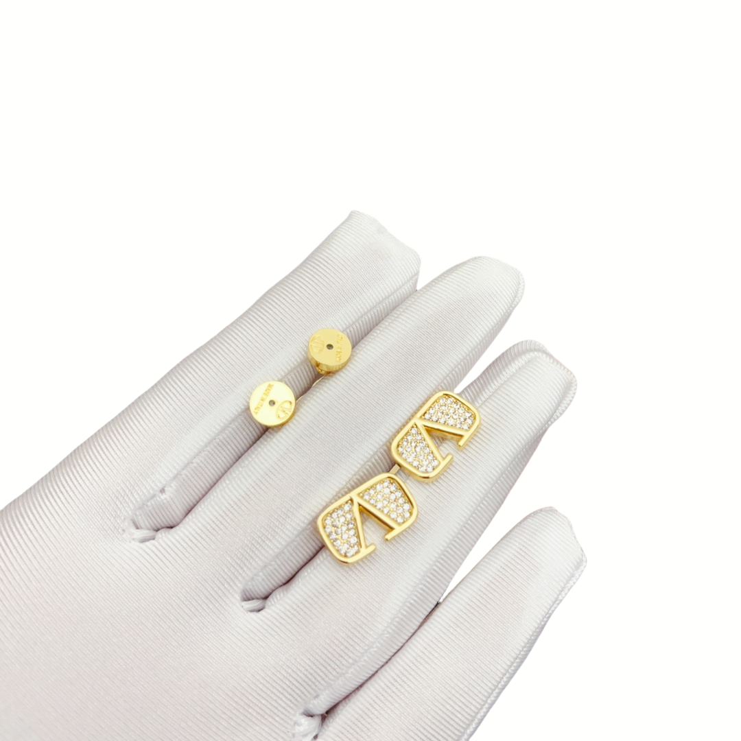 VTE013 Valentino Garavani Gold VLogo Signature stud Earrings in metal and crystal - ccjewelryacc