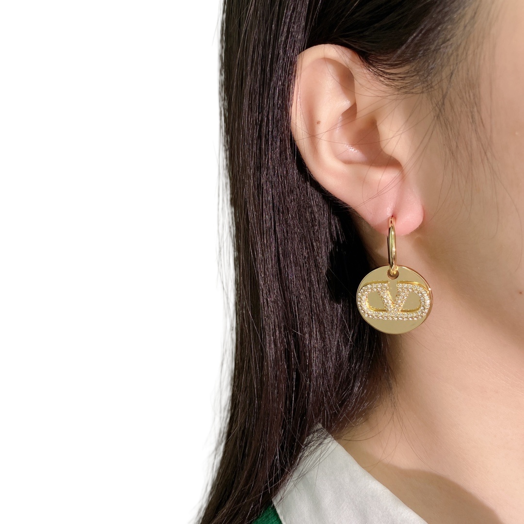 VTE078 Vlogo signature metal and crystal earrings - ccjewelryacc