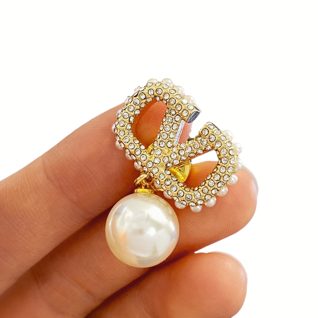 VTE019 VLOGO SIGNATURE EARRINGS IN METAL AND CRYSTALS - ccjewelryacc