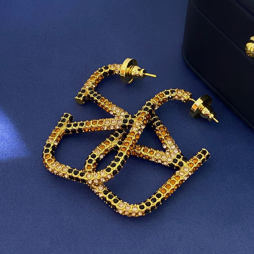 VTE024 Valentino Garavani Gold VLogo Signature Earrings in metal and crystal - ccjewelryacc