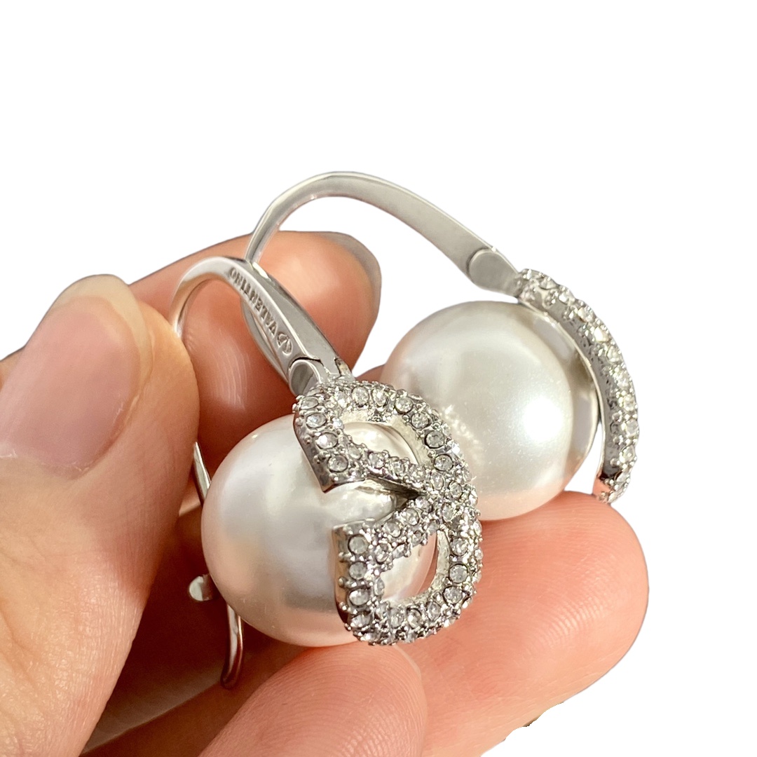 VTE028  Valentino Garavani Gold VLogo Signature Earrings - ccjewelryacc