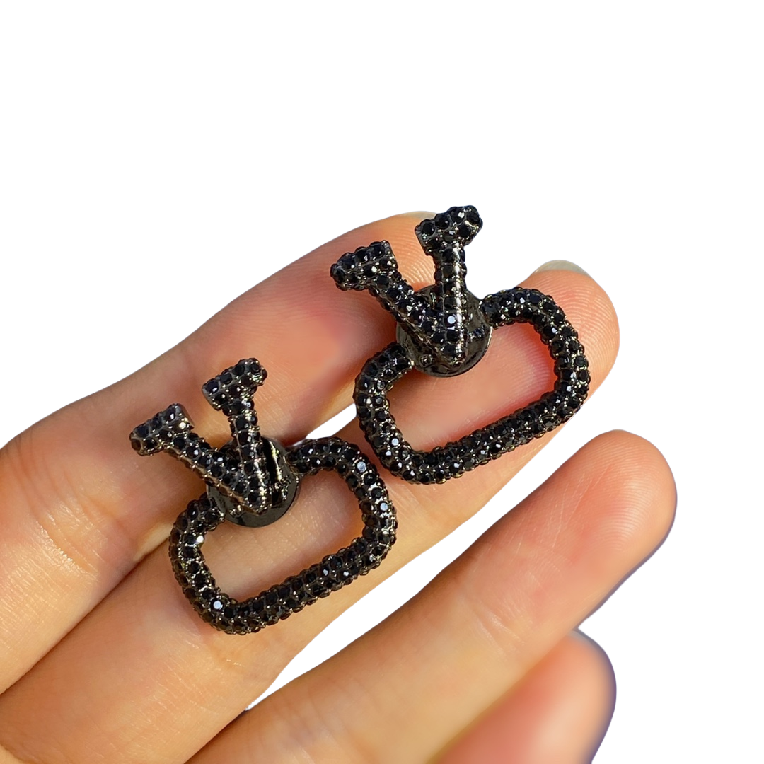 VTE021 v logo earrings - ccjewelryacc
