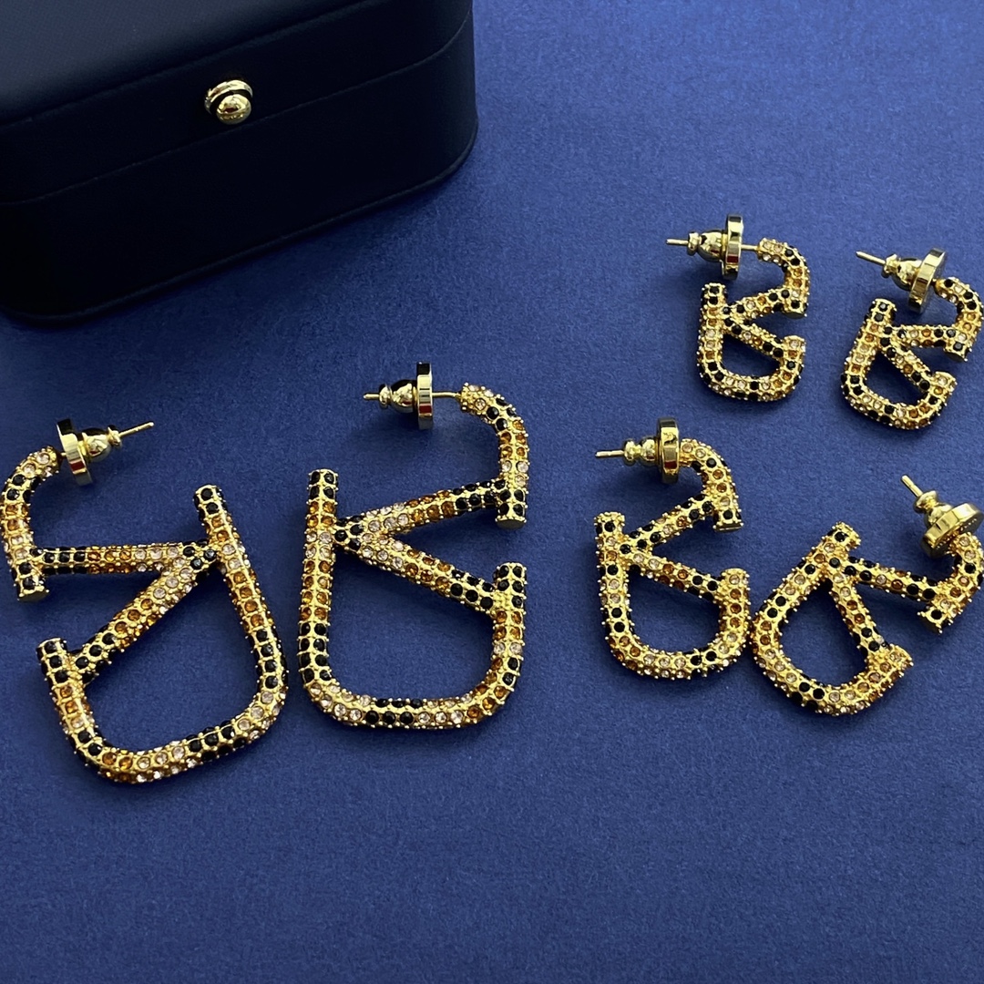 VTE024 Valentino Garavani Gold VLogo Signature Earrings in metal and crystal - ccjewelryacc