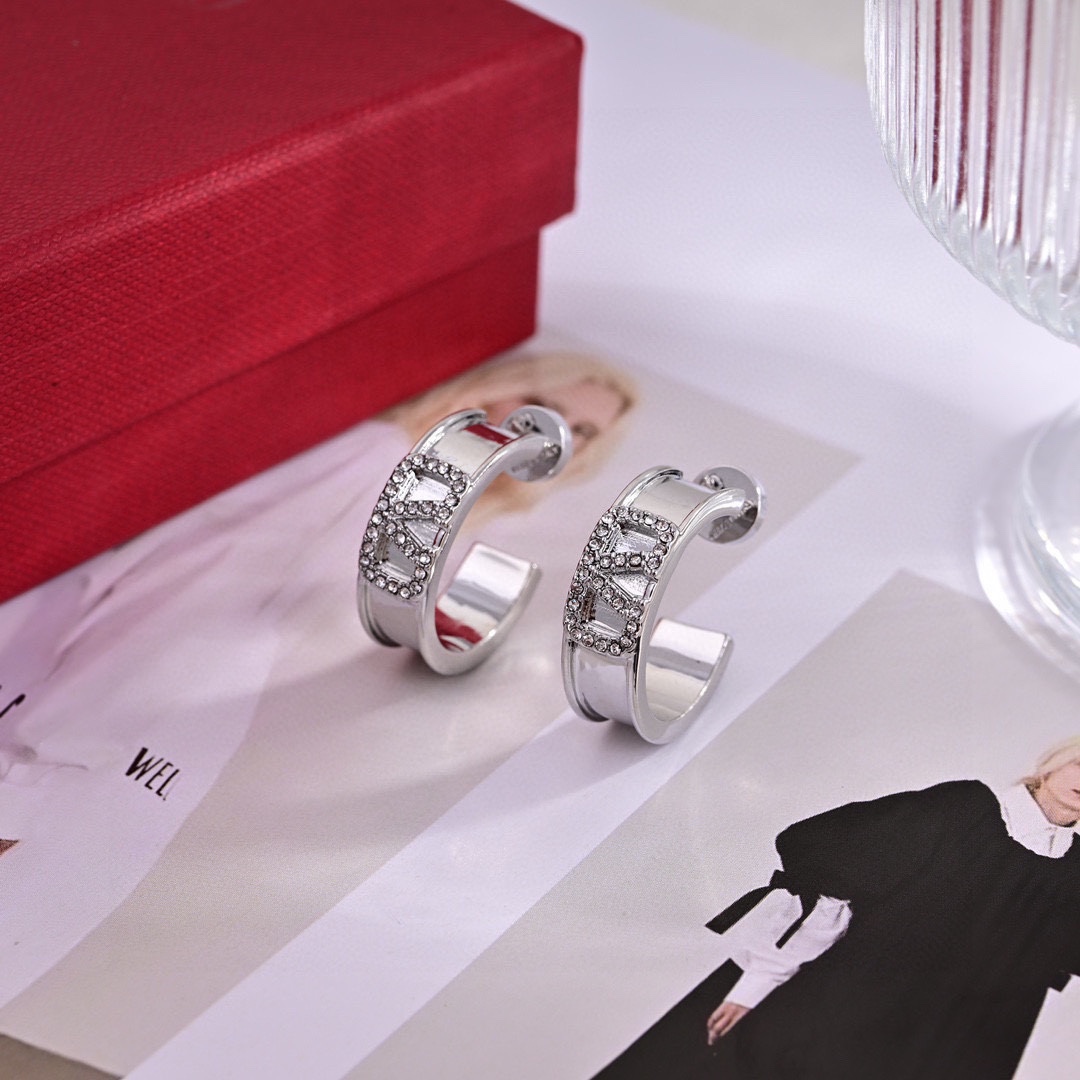 VTE043 Vlogo earrings - ccjewelryacc