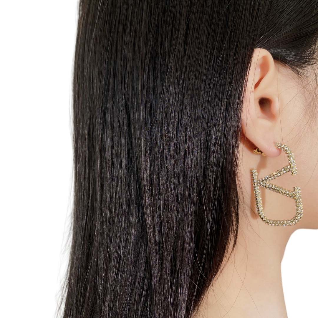 VTE022 Medium 4.5cm Valentino Garavani Gold VLogo Signature Earrings in metal and crystal - ccjewelryacc