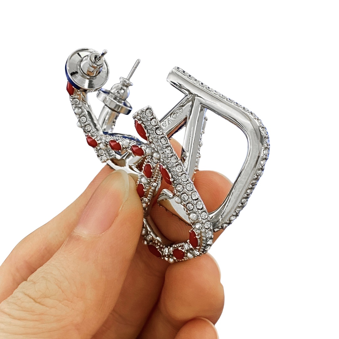 VTE037 V logo Earrings - ccjewelryacc